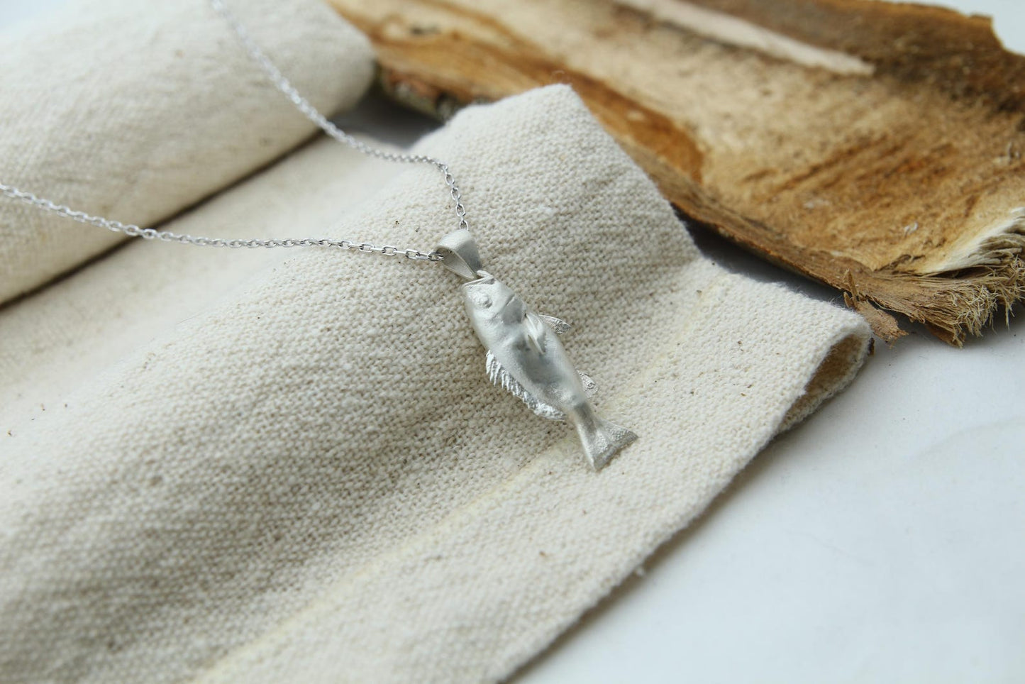 Ocean Whisper Fish Urn Necklace – 925 Sterling Silver Memorial Ash Pendant (27 mm)
