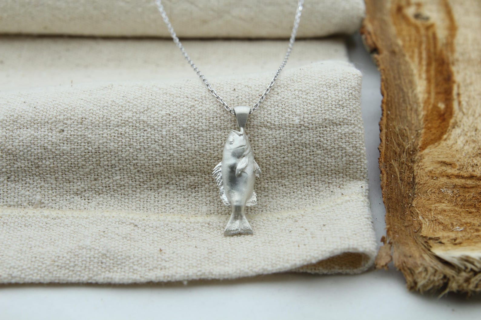 Ocean Whisper Fish Urn Necklace – 925 Sterling Silver Memorial Ash Pendant (27 mm)