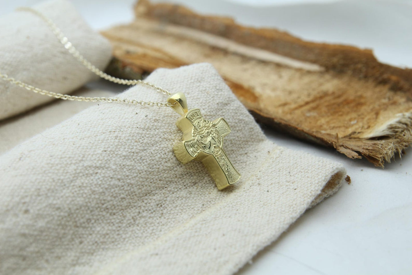 Sacred Cross Jesus Figure Urn Necklace – 925 Sterling Silver Memorial Ash Pendant (24 mm)