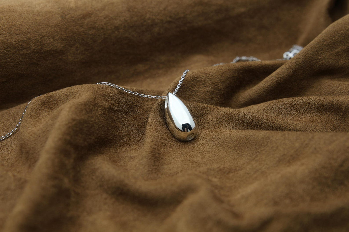 Teardrop Urn Necklace – 925 Sterling Silver Memorial Ash Pendant (16,20,26 mm)