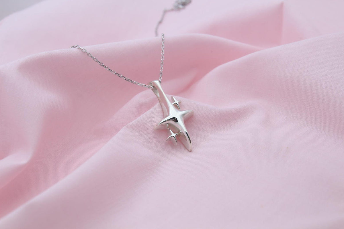 North Star Urn Necklace – 925 Sterling Silver Memorial Ash Pendant (26 mm / 32 mm)