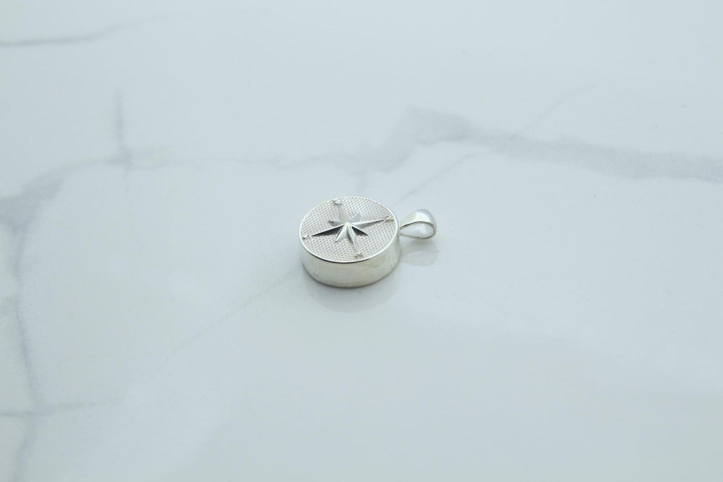 Compass Urn Necklace – 925 Sterling Silver Round Memorial Ash Pendant (15 mm)