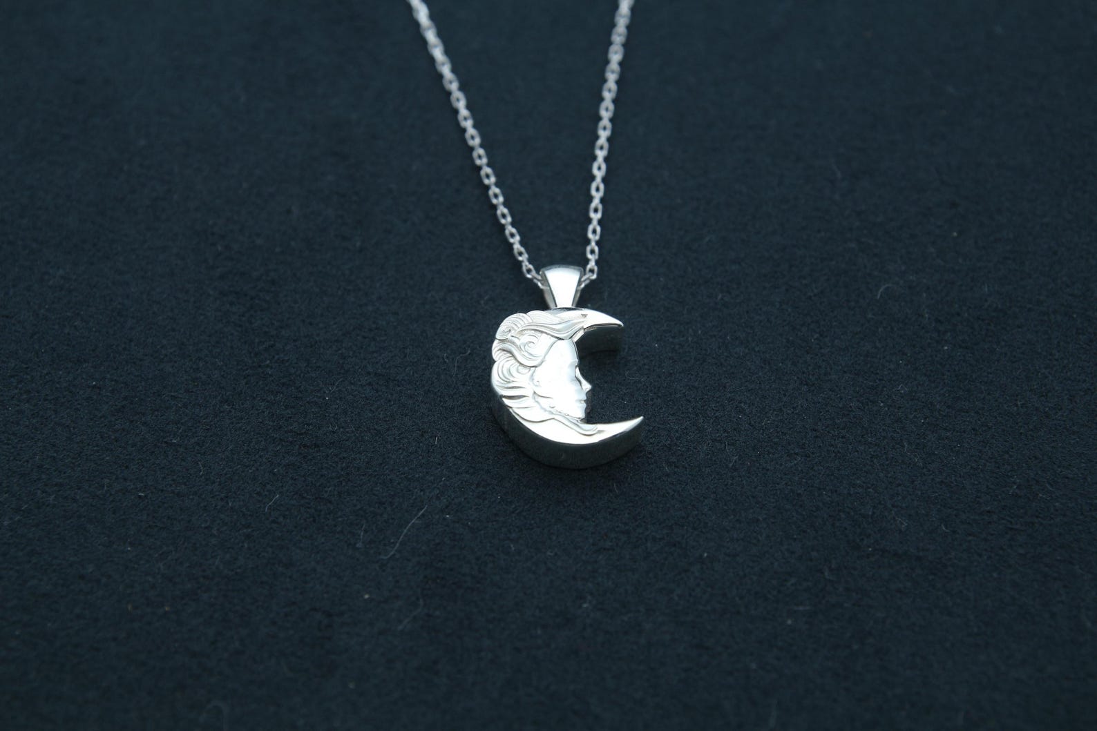 Moon Woman Silhouette Urn Necklace – 925 Sterling Silver Memorial Ash Pendant (16.5 mm)
