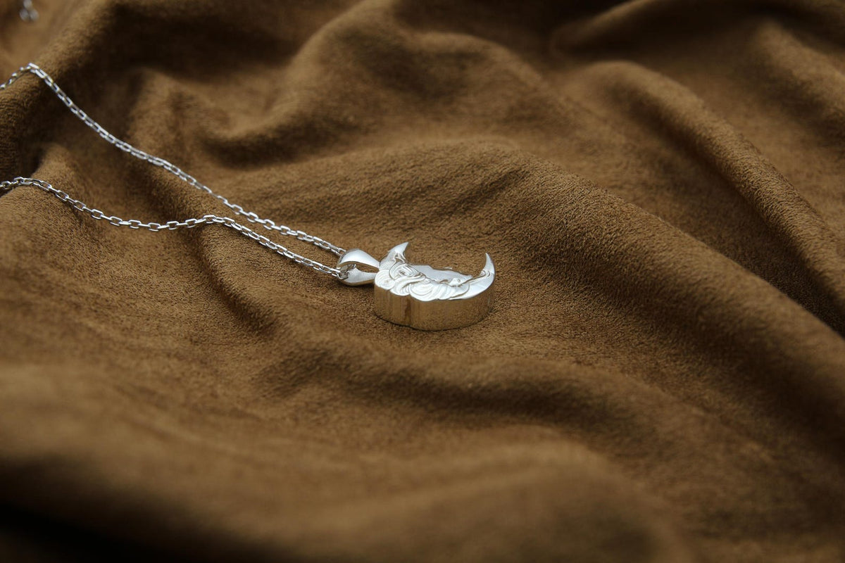 Moon Woman Silhouette Urn Necklace – 925 Sterling Silver Memorial Ash Pendant (16.5 mm)