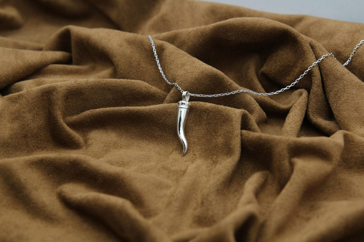 Italian Horn Cornicello Memorial Urn Necklace – 925 Sterling Silver Ash Pendant with Optional Engraving (26 mm)