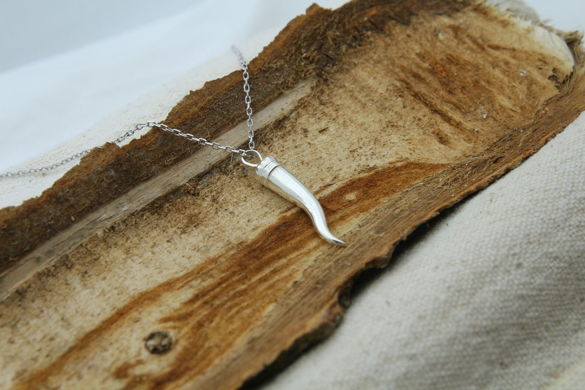 Italian Horn Cornicello Memorial Urn Necklace – 925 Sterling Silver Ash Pendant with Optional Engraving (26 mm)