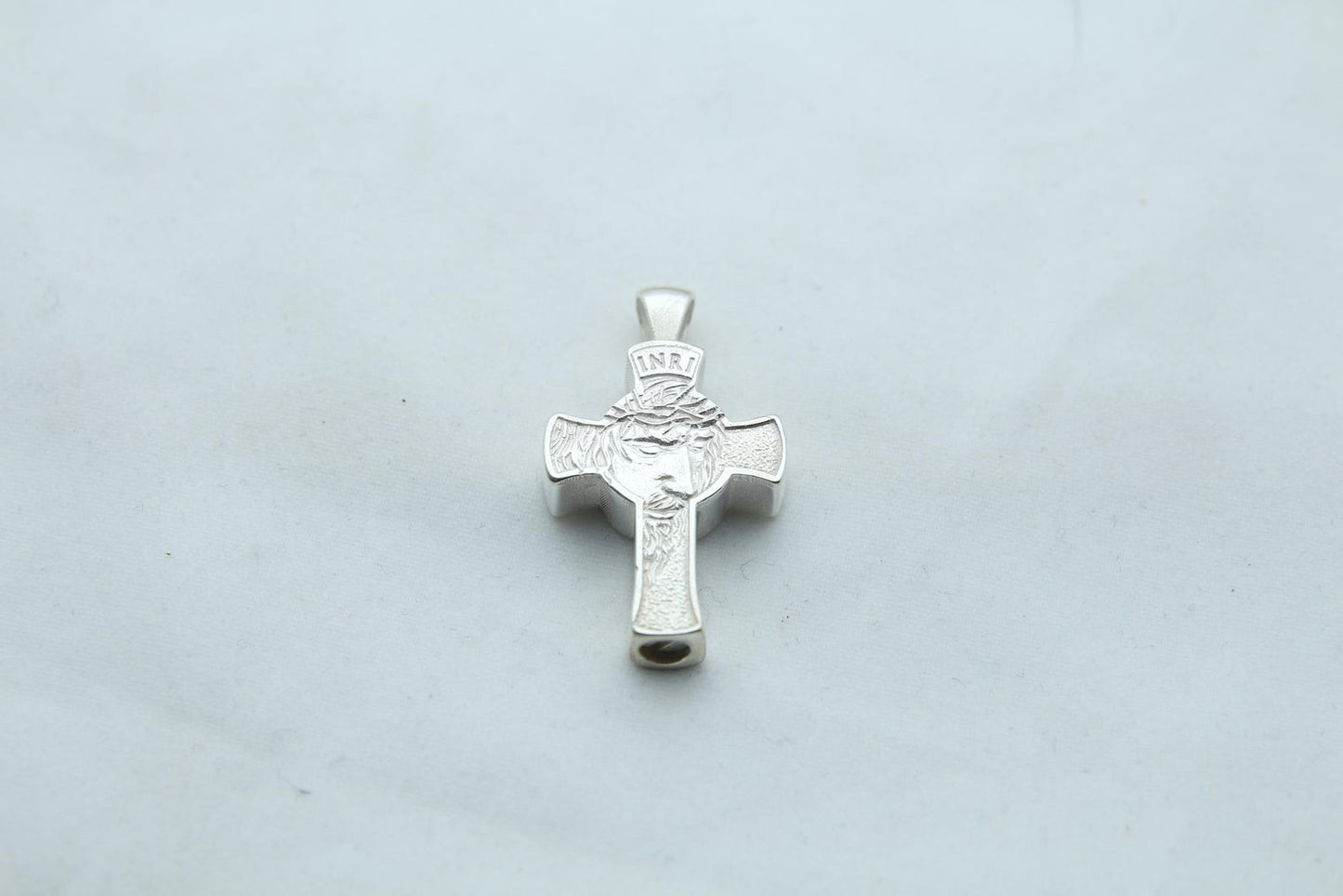 Divine Savior Urn Necklace – 925 Sterling Silver Jesus Cross Ash Pendant (24 mm)