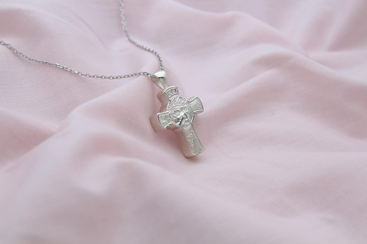 Divine Savior Urn Necklace – 925 Sterling Silver Jesus Cross Ash Pendant (24 mm)