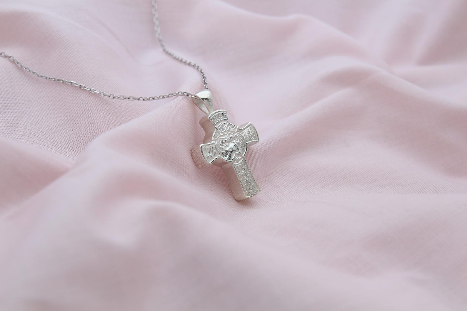 Divine Savior Urn Necklace – 925 Sterling Silver Jesus Cross Ash Pendant (24 mm)
