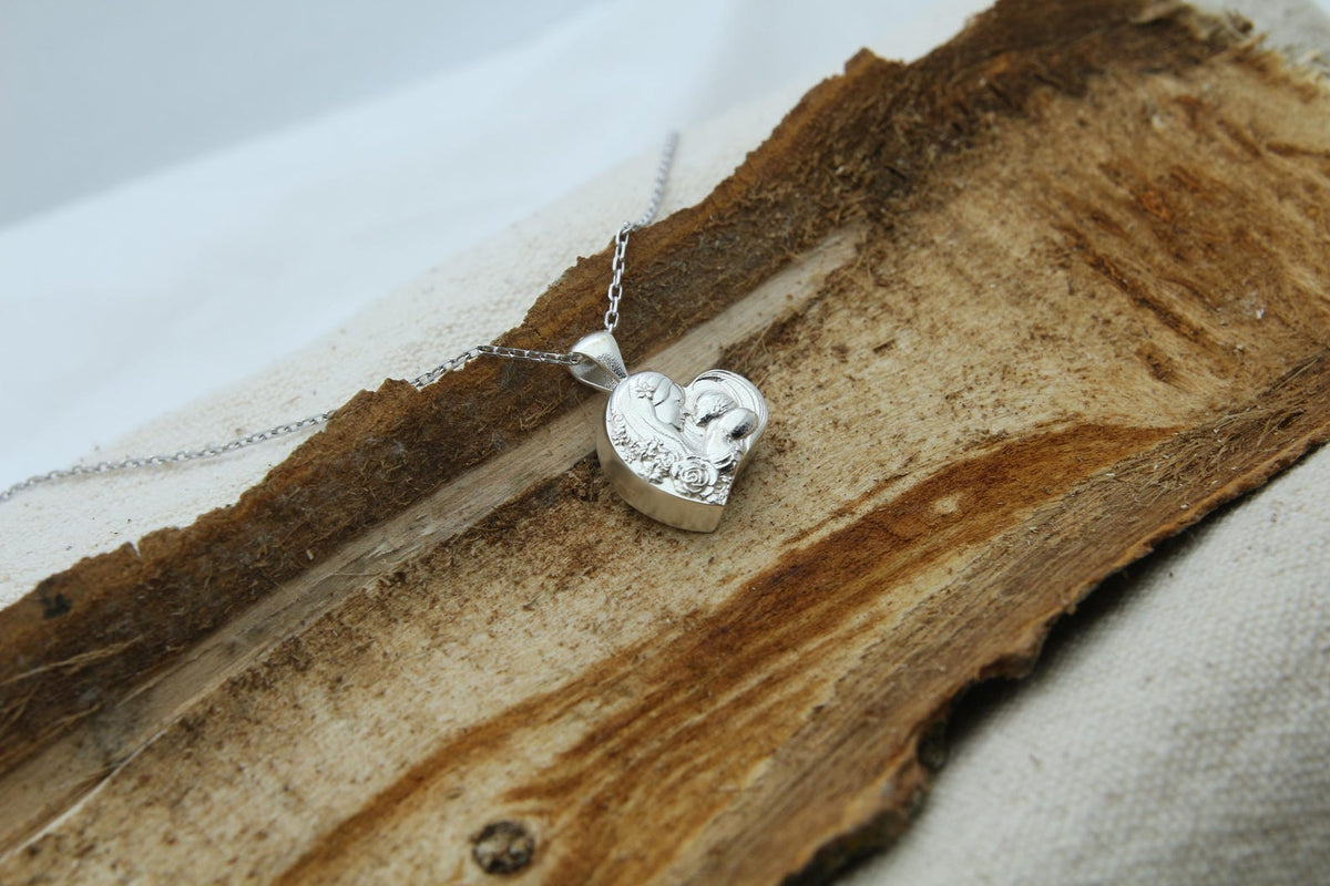 Mother & Child Heart Urn Necklace – 925 Sterling Silver Memorial Ash Pendant (16 mm)