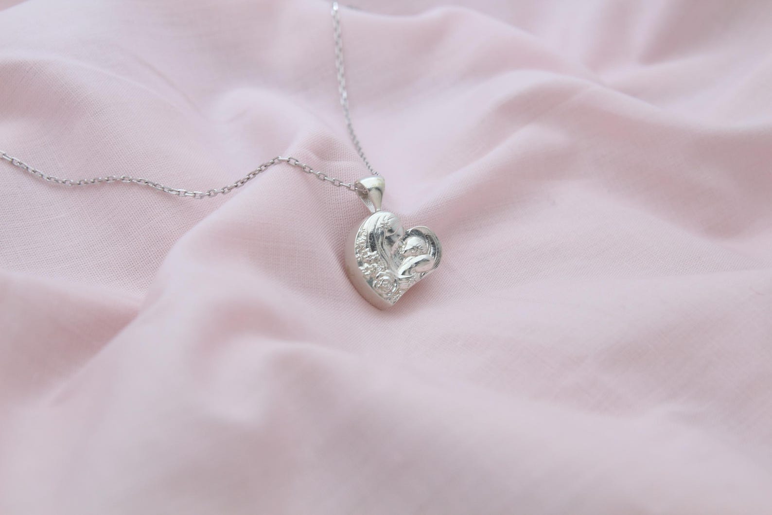 Mother & Child Heart Urn Necklace – 925 Sterling Silver Memorial Ash Pendant (16 mm)