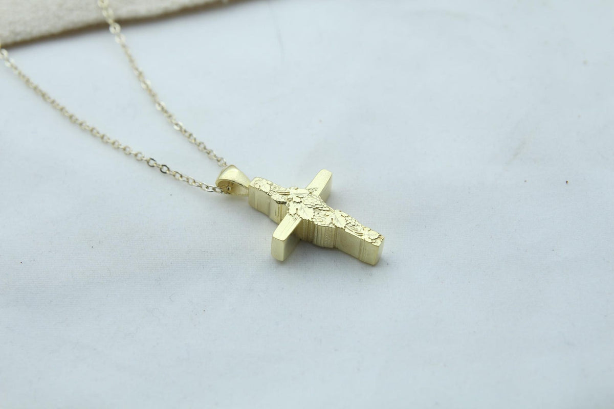 Grapevine Heritage Cross Urn Necklace – 925 Sterling Silver Ash Pendant with Optional Engraving (24 mm)