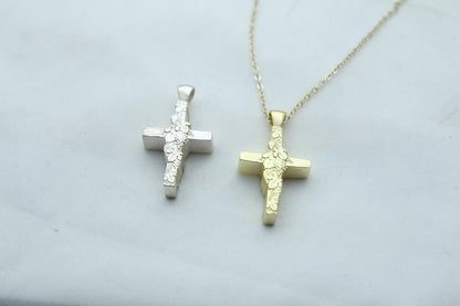 Grapevine Heritage Cross Urn Necklace – 925 Sterling Silver Ash Pendant with Optional Engraving (24 mm)