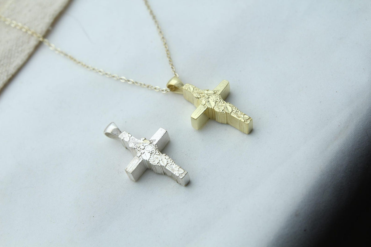 Grapevine Heritage Cross Urn Necklace – 925 Sterling Silver Ash Pendant with Optional Engraving (24 mm)