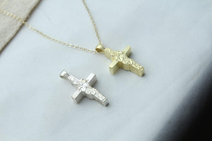 Grapevine Heritage Cross Urn Necklace – 925 Sterling Silver Ash Pendant with Optional Engraving (24 mm)