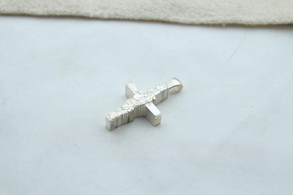 Vine Cross Memorial Urn Necklace – 925 Sterling Silver Grape Motif Ash Pendant with Optional Engraving (24 mm)