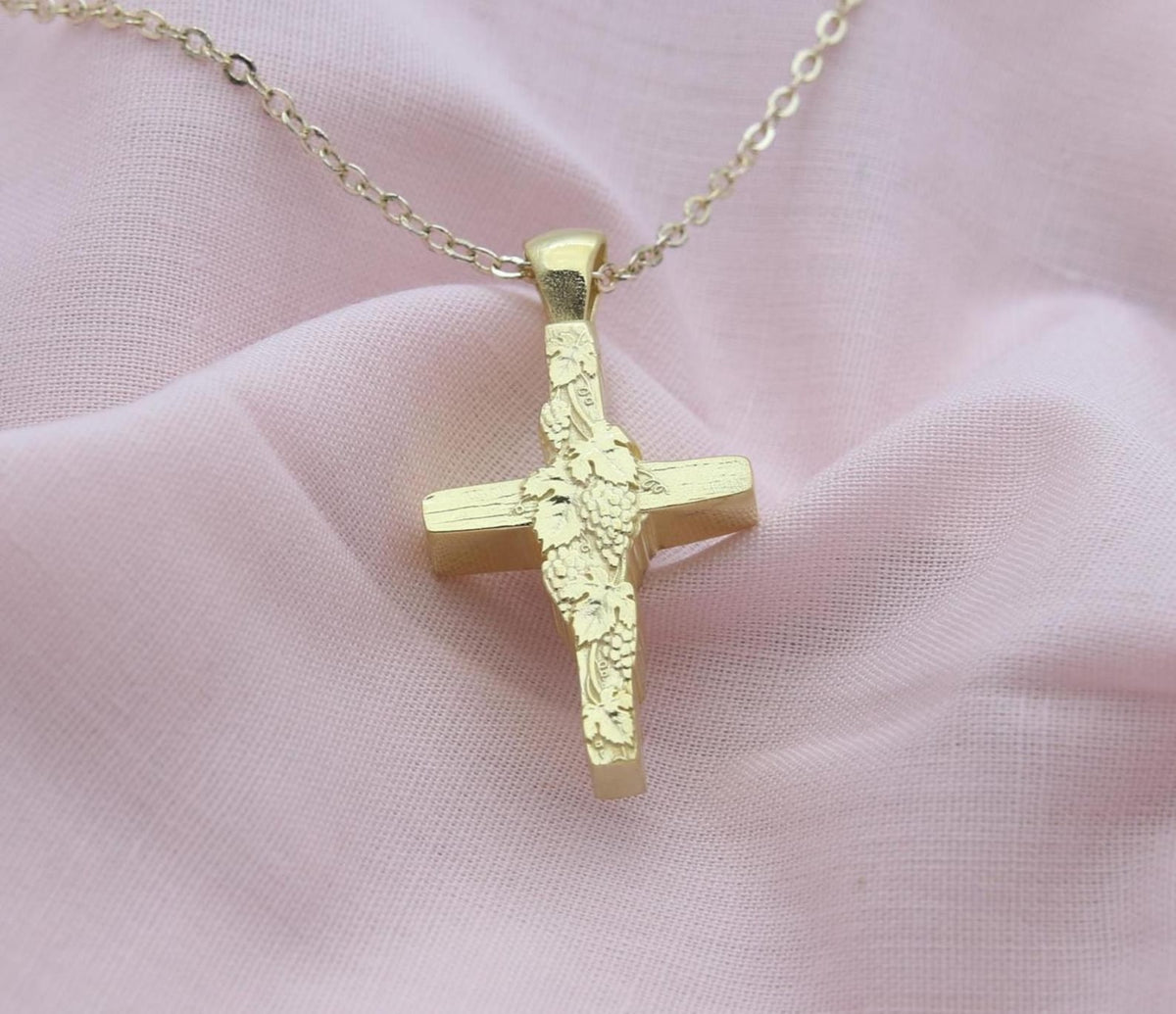 Grapevine Heritage Cross Urn Necklace – 925 Sterling Silver Ash Pendant with Optional Engraving (24 mm)