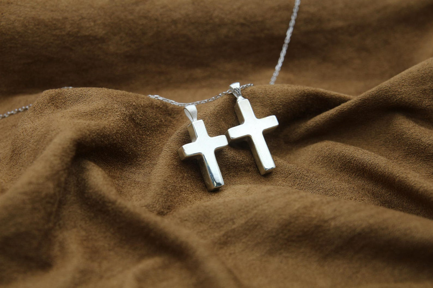 Cross Urn Necklace – 925 Sterling Silver Memorial Ash Pendant with Optional Engraving