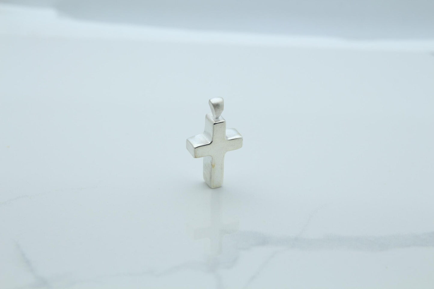 Cross Urn Necklace – 925 Sterling Silver Memorial Ash Pendant with Optional Engraving