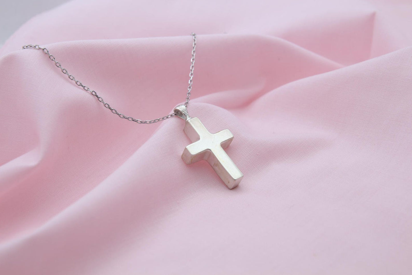 Cross Urn Necklace – 925 Sterling Silver Memorial Ash Pendant with Optional Engraving