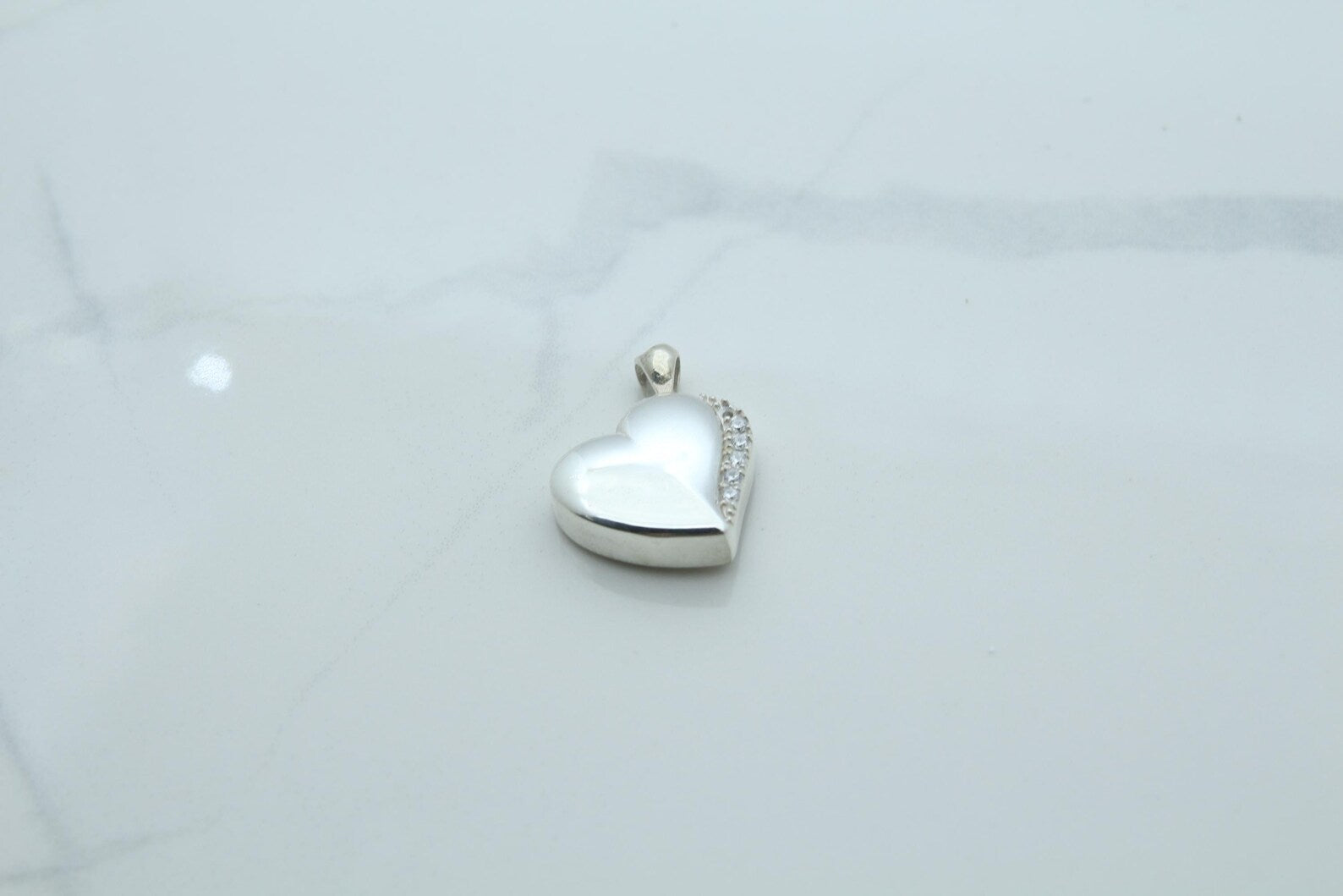 Heart Urn Necklace – 925 Sterling Silver Memorial Ash Pendant (15 mm) – Personalized Engraving Available