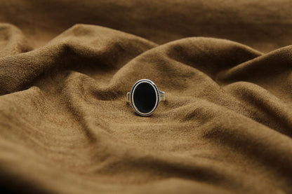 Unisex Oval Urn Ring – 925 Sterling Silver Memorial Ash Ring (15 × 12 mm)