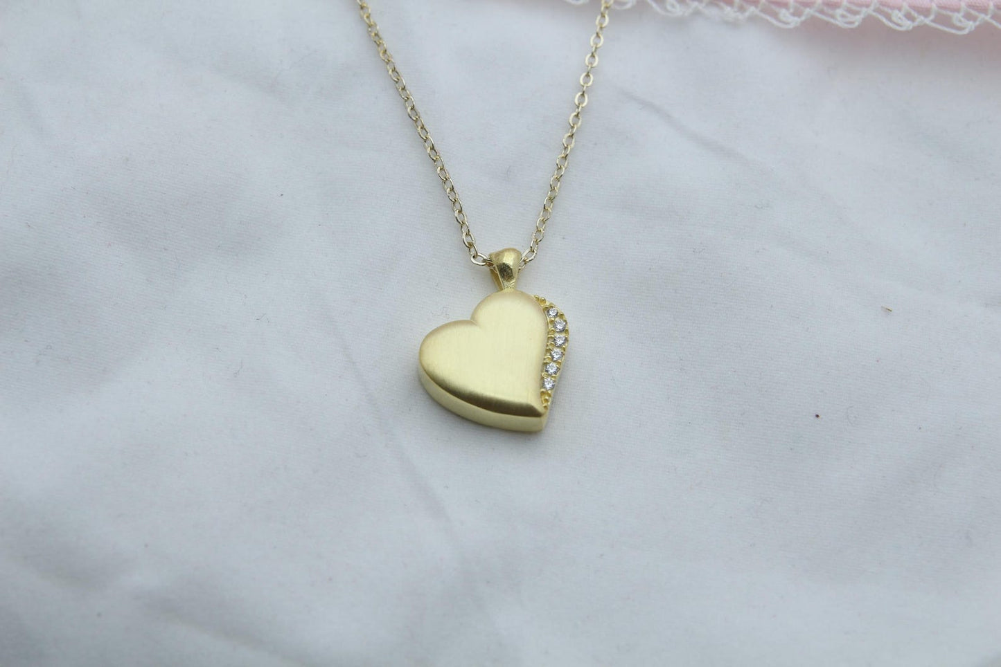 Sparkling Heart Urn Necklace with Zircon Stone – Personalized Engraving Option – 925 Sterling Silver Memorial Pendant (15 mm)
