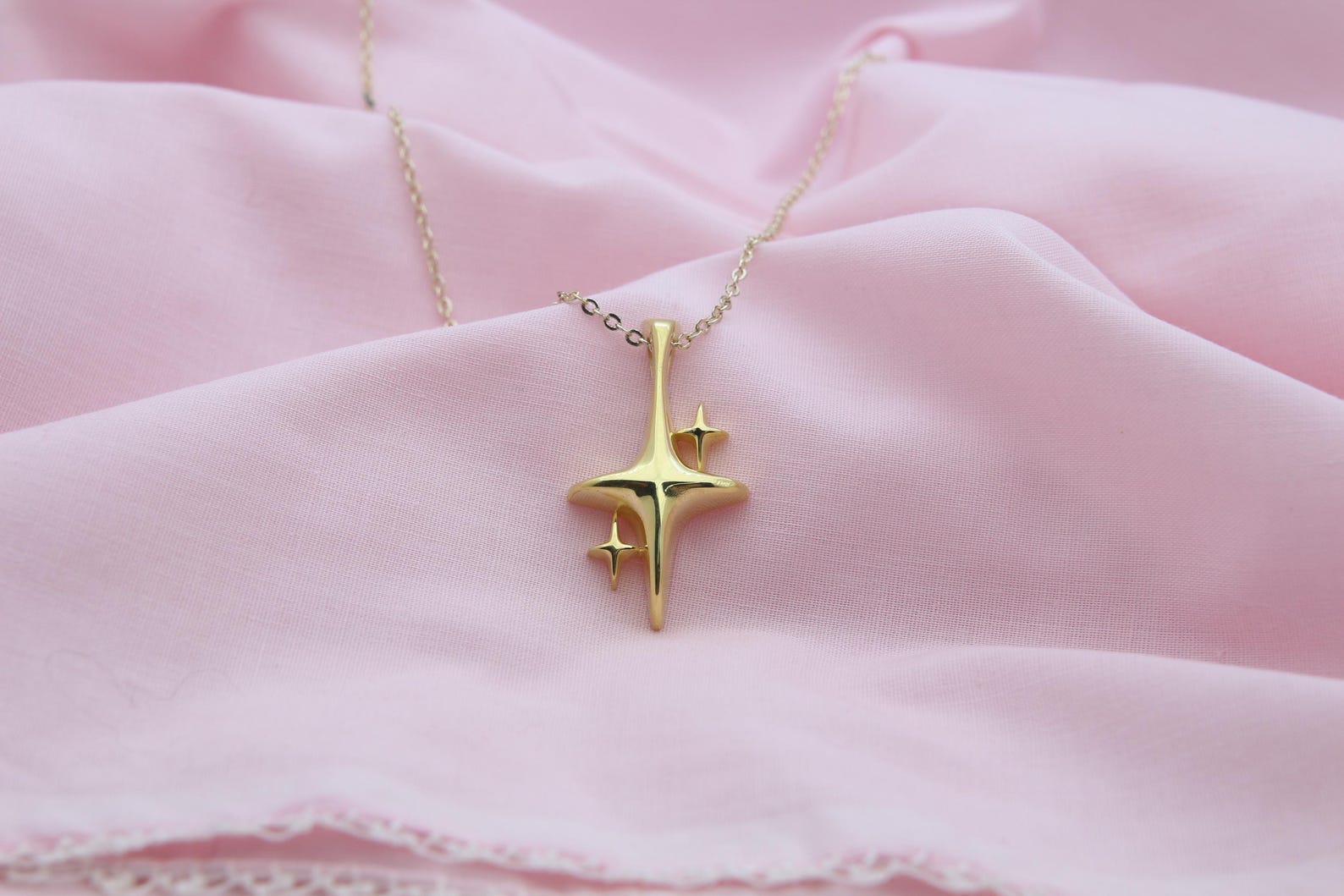 Eternal Polaris Urn Necklace – 925 Sterling Silver North Star Memorial Ash Pendant (26 mm & 32 mm)