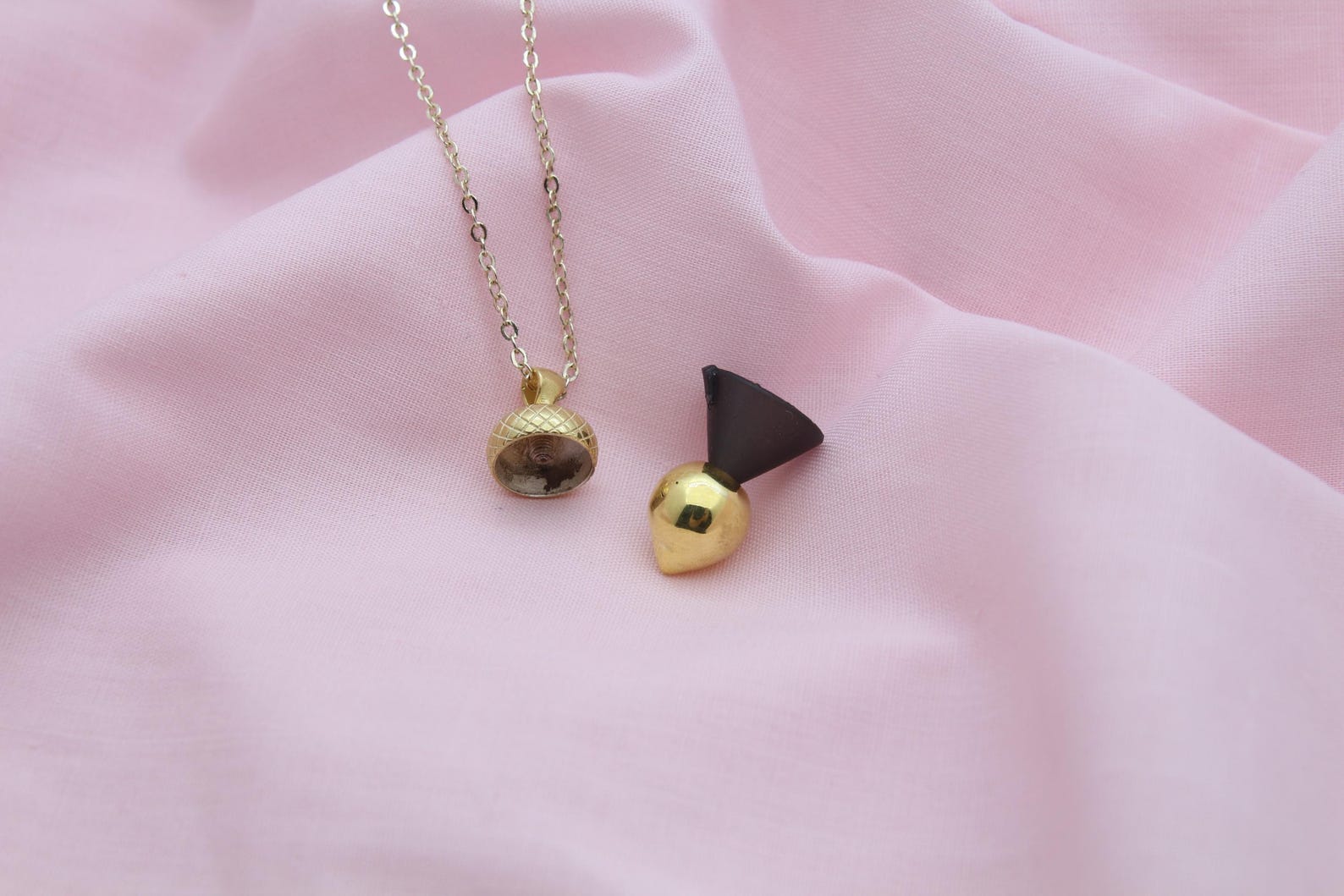 Autumn Acorn Memorial Urn Necklace – 925 Sterling Silver Ash Holder Pendant (13.5 mm) • Engravable