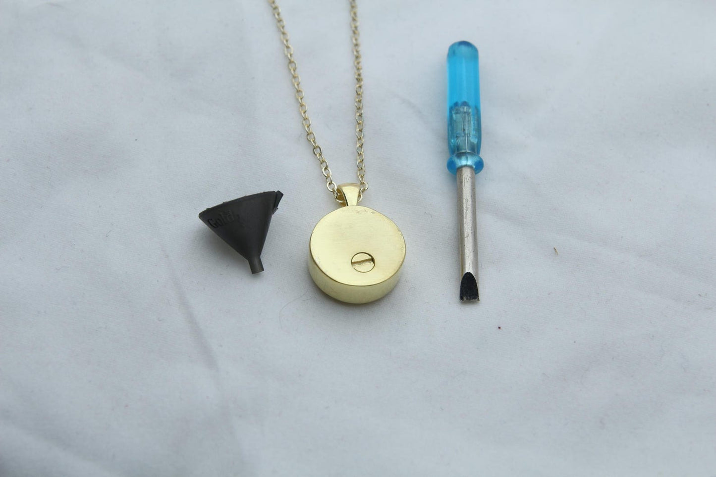 Guiding Star Compass Urn Necklace – 925 Sterling Silver Engravable Memorial Ash Pendant (15 mm)