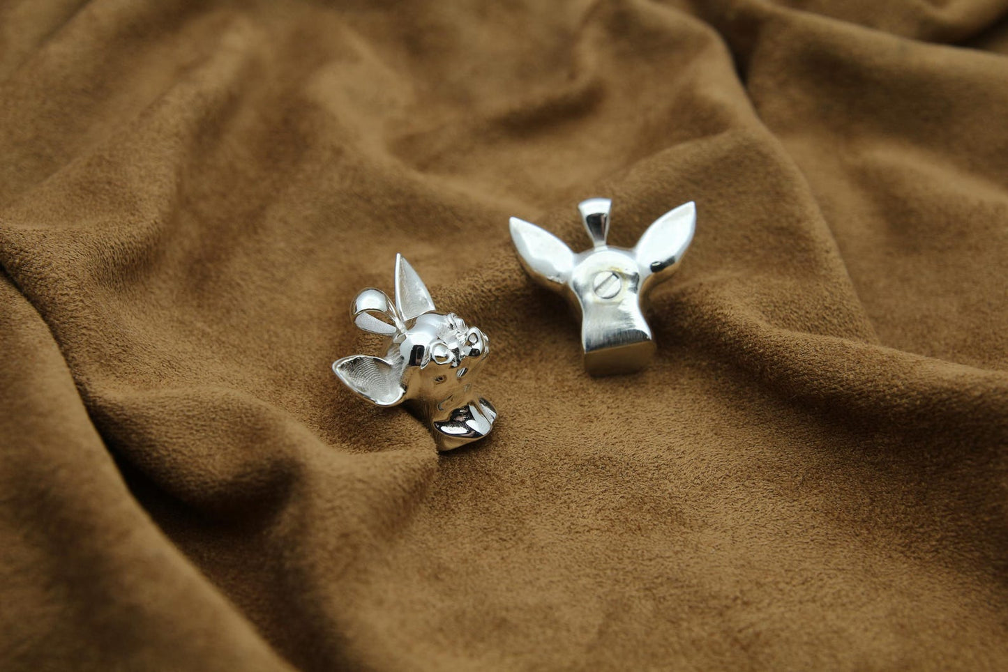 Chihuahua Love Memorial Urn Necklace – 925 Sterling Silver Dog Ash Pendant with Optional Engraving (20 mm)