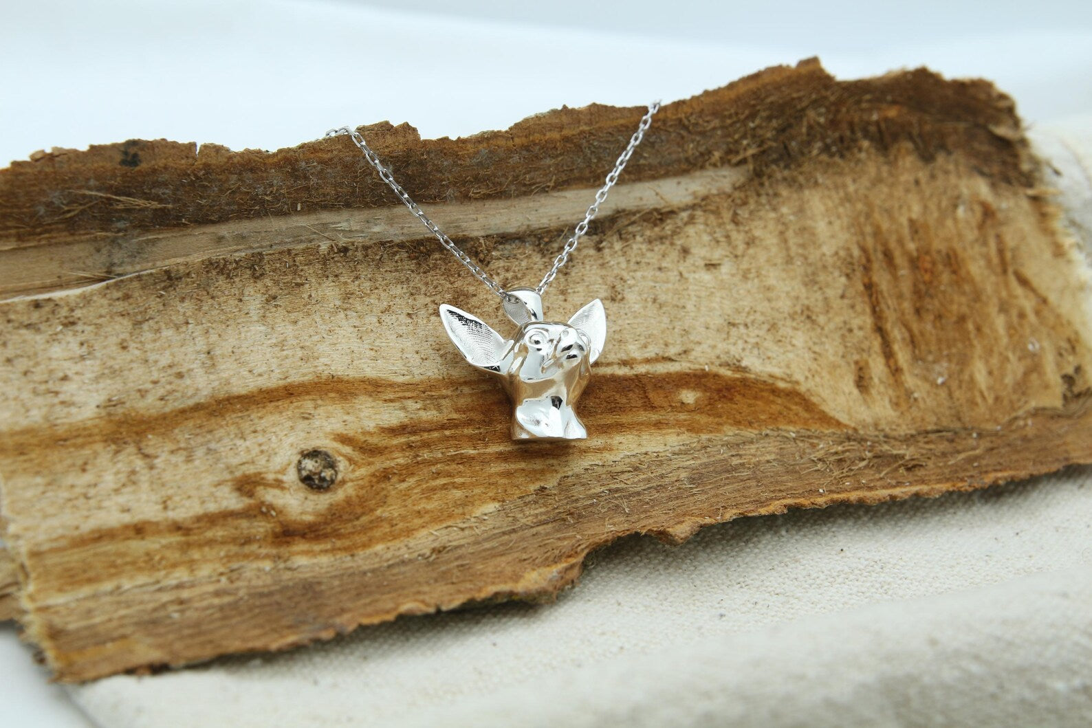 Chihuahua Love Memorial Urn Necklace – 925 Sterling Silver Dog Ash Pendant with Optional Engraving (20 mm)