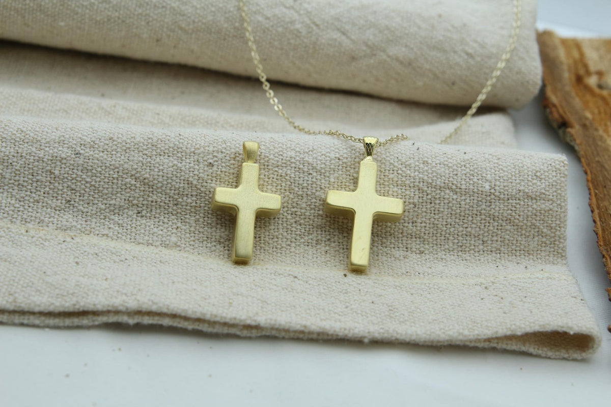 Sacred Cross Keepsake Urn Necklace – 925 Sterling Silver Ash Pendant with Optional Engraving (22 • 25 mm)