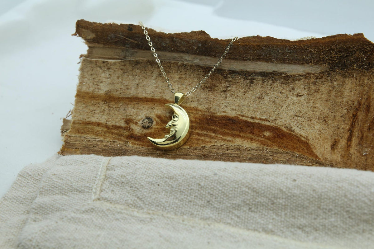 Lunar Muse Memorial Urn Necklace – 925 Sterling Silver Ash Pendant with Optional Engraving (16.5 mm)