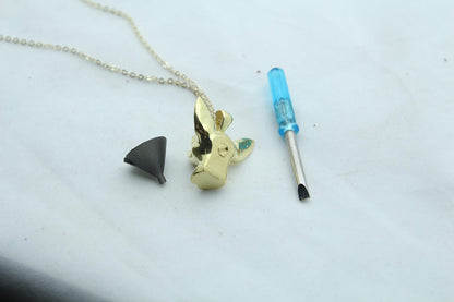 Tiny Companion Chihuahua Urn Necklace – 925 Sterling Silver Dog Ash Pendant with Optional Engraving (20 mm)