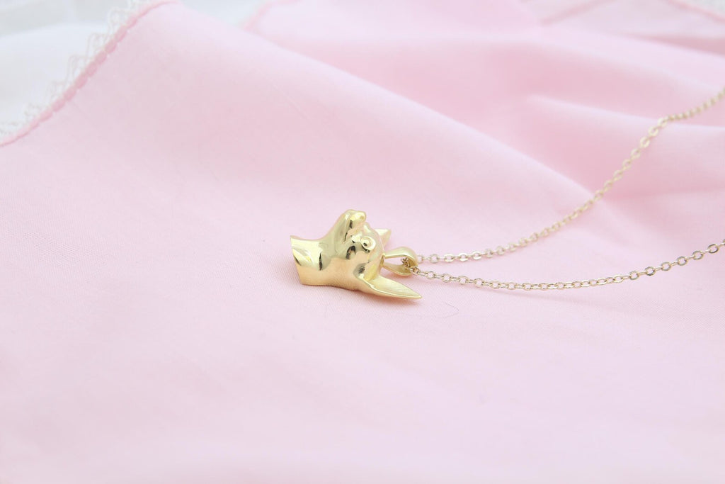Tiny Companion Chihuahua Urn Necklace – 925 Sterling Silver Dog Ash Pendant with Optional Engraving (20 mm)