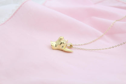 Tiny Companion Chihuahua Urn Necklace – 925 Sterling Silver Dog Ash Pendant with Optional Engraving (20 mm)