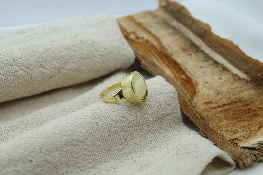 Oval Urn Ring – 925 Sterling Silver Memorial Ash Ring (15 × 12 mm)