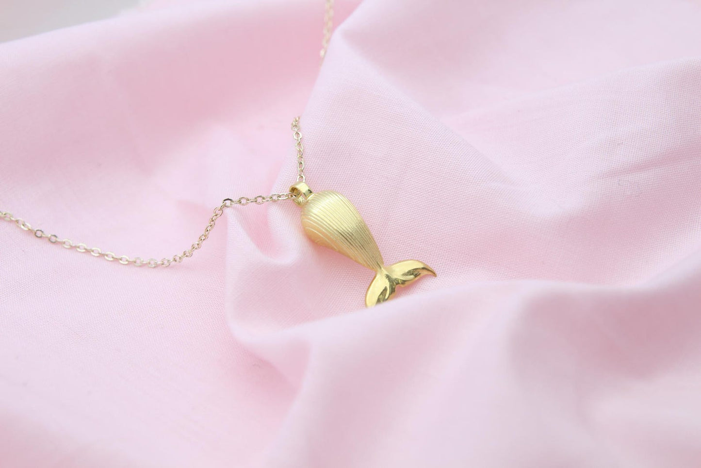 Whale Spirit Memorial Urn Necklace – 925 Sterling Silver Ash Pendant with Optional Engraving (23 mm)