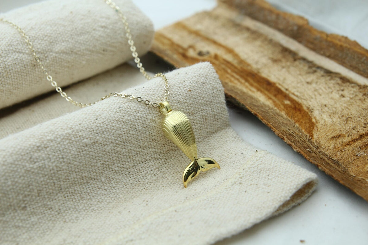 Whale Spirit Memorial Urn Necklace – 925 Sterling Silver Ash Pendant with Optional Engraving (23 mm)