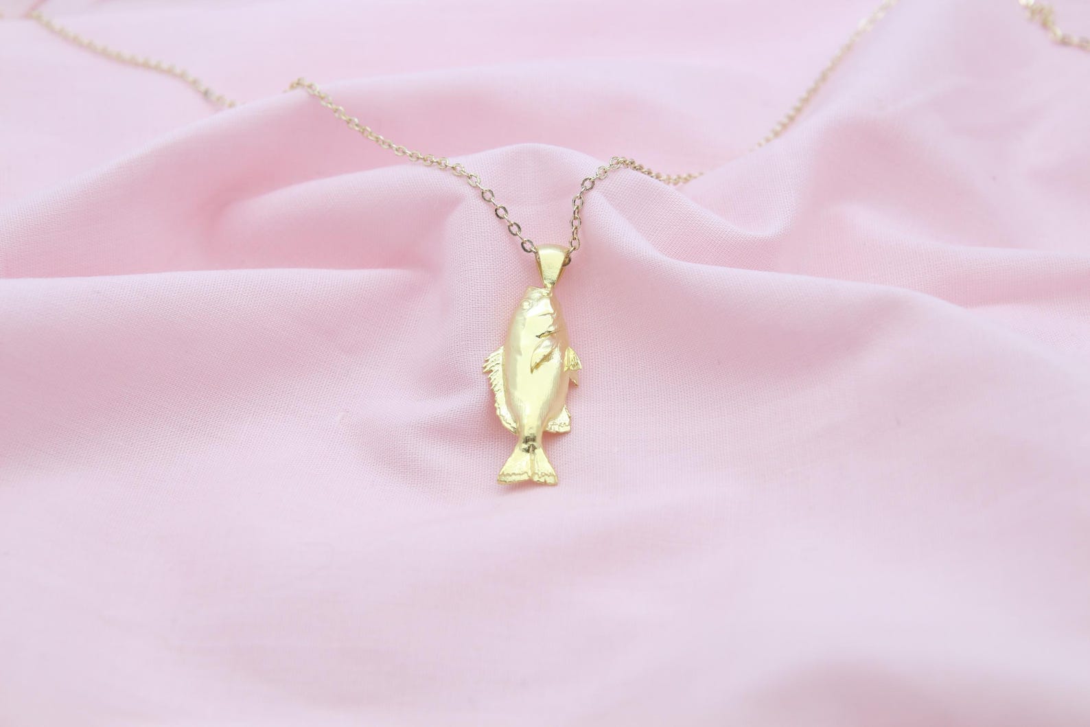 Tidal Spirit Fish Urn Necklace – 925 Sterling Silver Memorial Ash Pendant with Optional Engraving (27 mm)