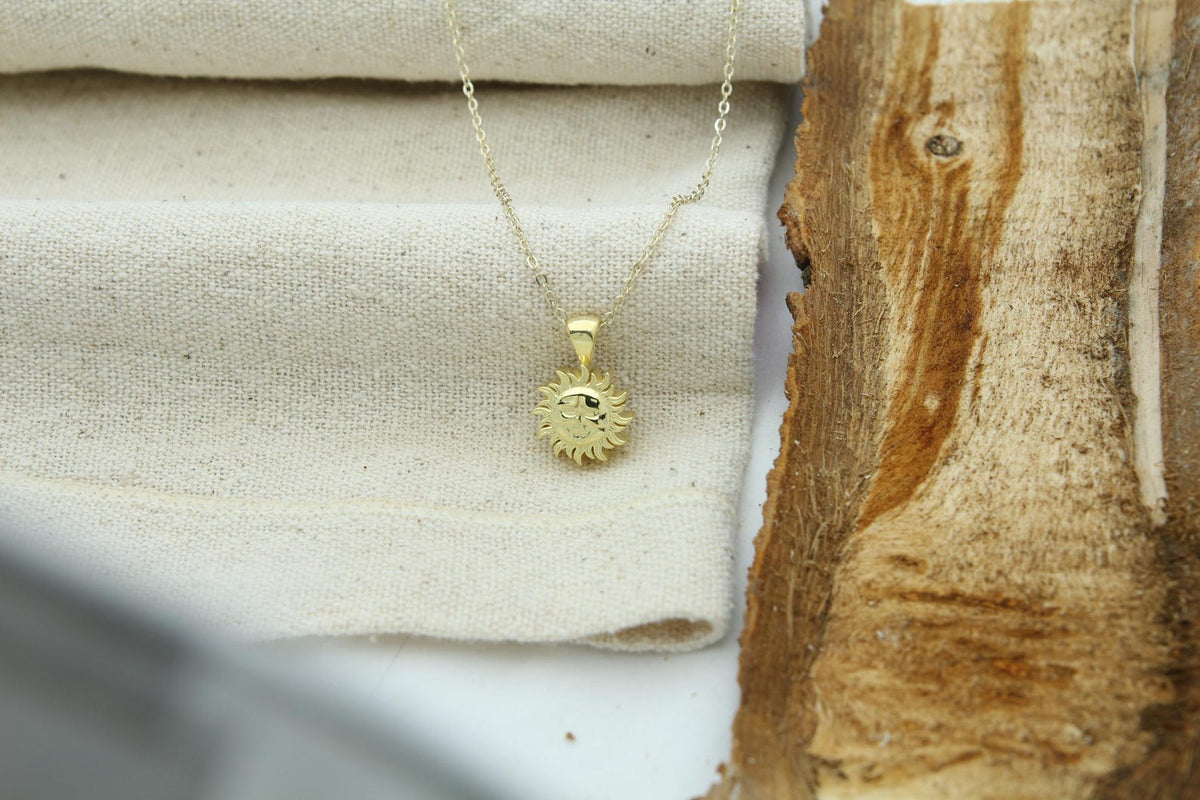 Solar Harmony Urn Necklace – 925 Sterling Silver Sun Ash Pendant with Optional Engraving (14 mm)