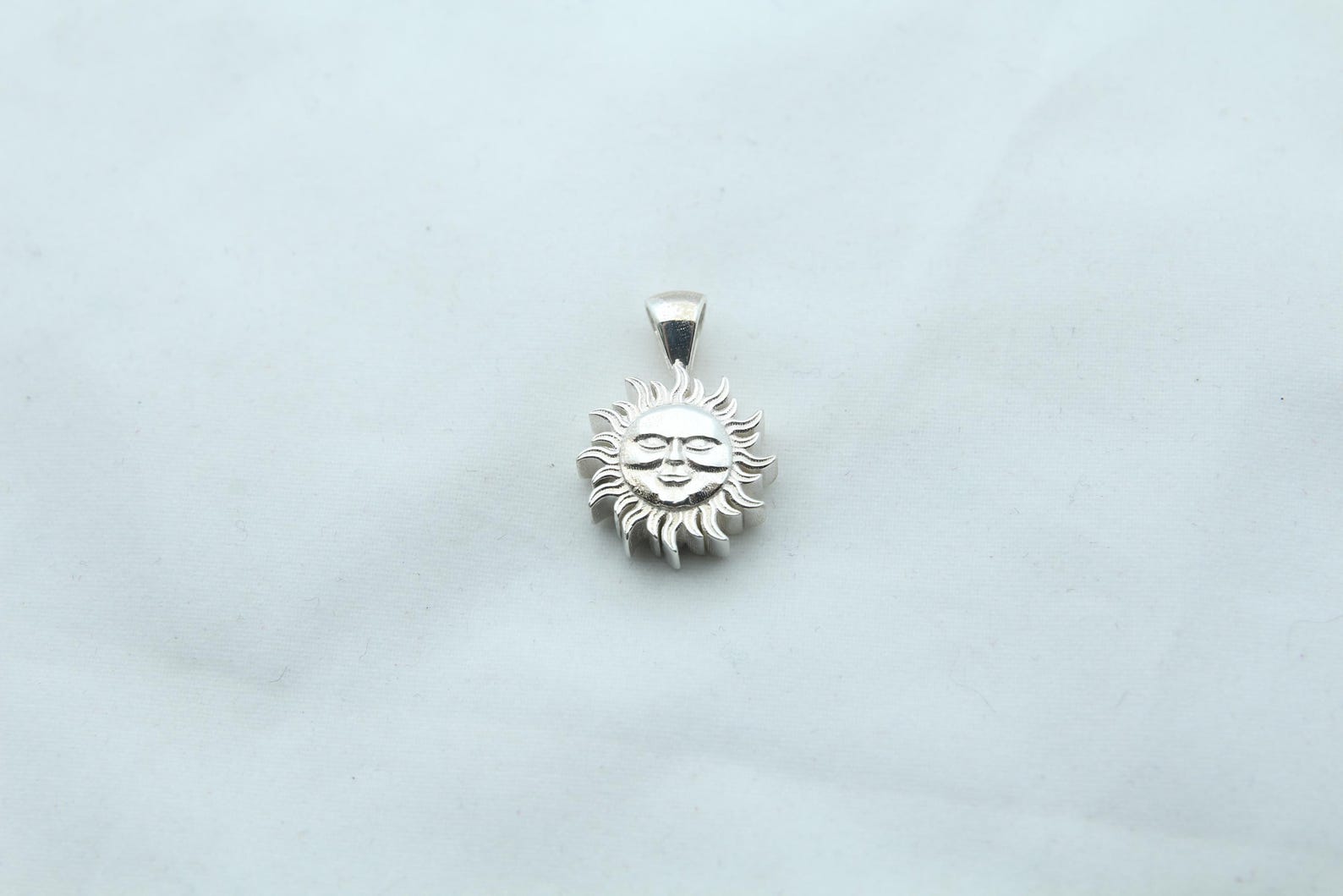 Radiant Sunfire Memorial Urn Necklace – 925 Sterling Silver Sun Ash Pendant with Optional Engraving (14 mm)