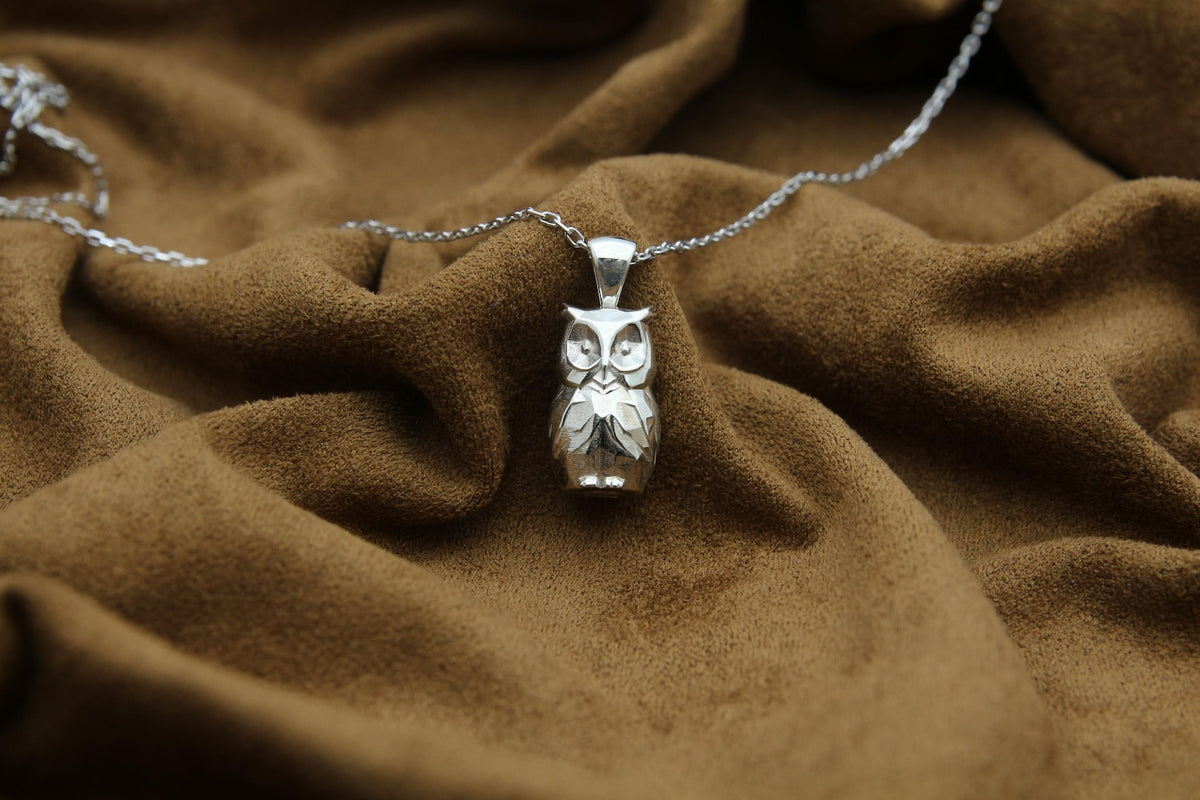 Mystic Owl Memorial Urn Necklace – 925 Sterling Silver Ash Pendant with Optional Engraving (17 mm)