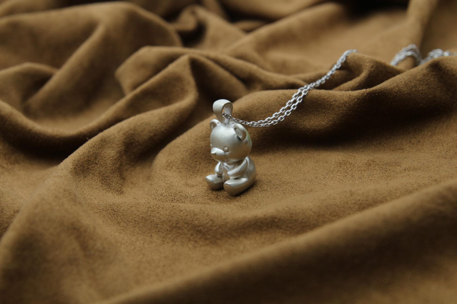 Bear Spirit Urn Necklace – 925 Sterling Silver Memorial Ash Pendant (18 mm)
