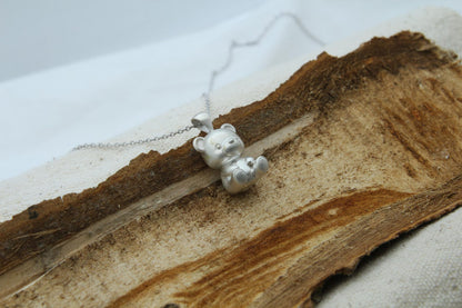 Bear Spirit Urn Necklace – 925 Sterling Silver Memorial Ash Pendant (18 mm)