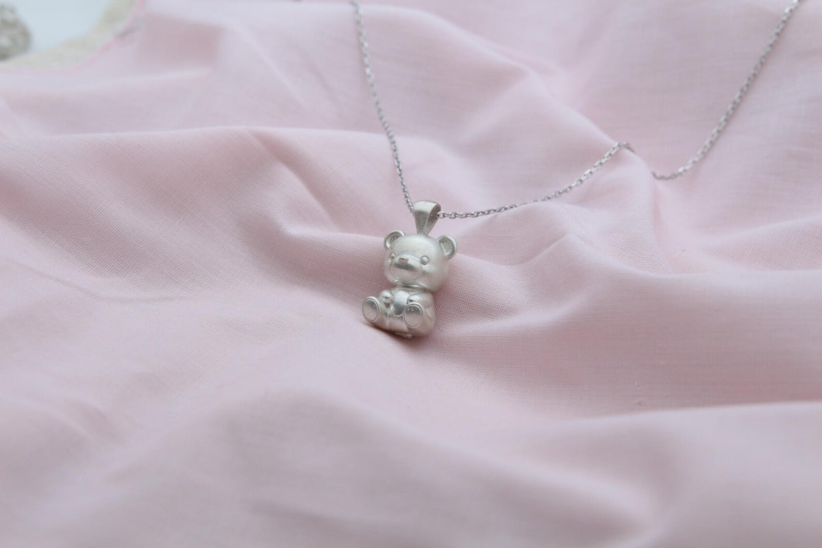 Bear Spirit Urn Necklace – 925 Sterling Silver Memorial Ash Pendant (18 mm)