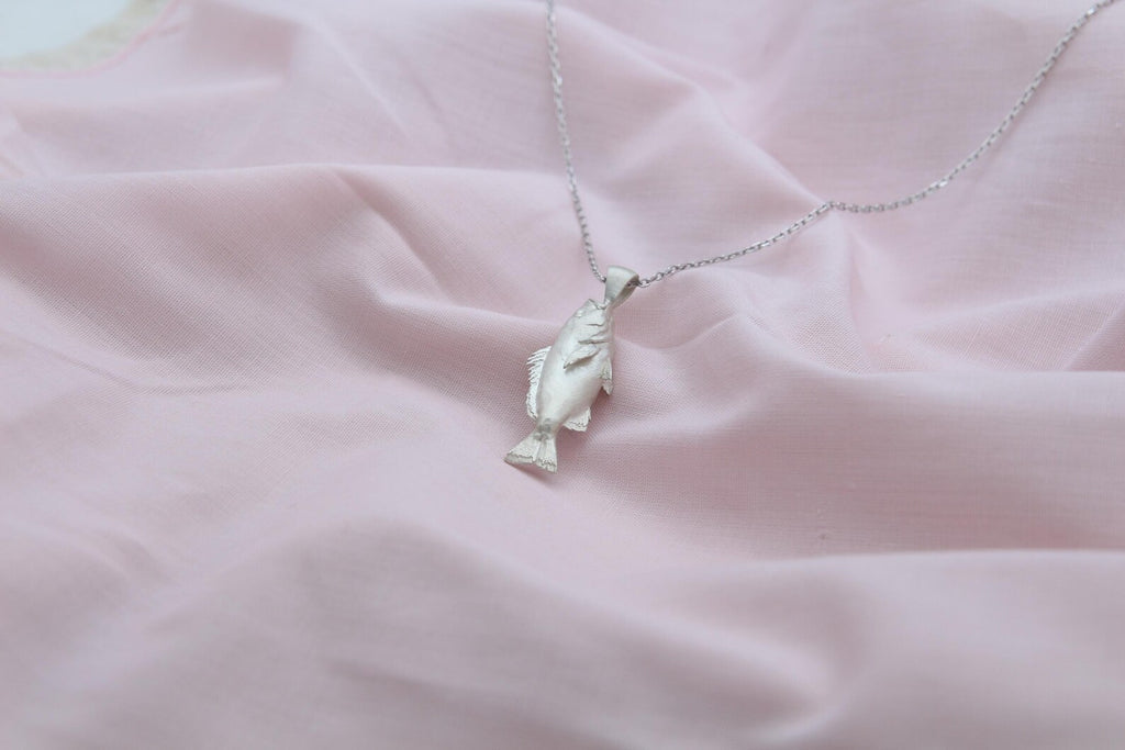 Ocean Whisper Fish Urn Necklace – 925 Sterling Silver Memorial Ash Pendant (27 mm)