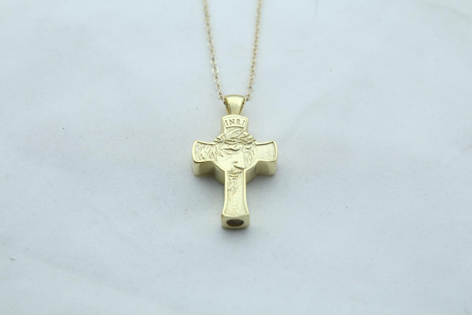 Sacred Cross Jesus Figure Urn Necklace – 925 Sterling Silver Memorial Ash Pendant (24 mm)