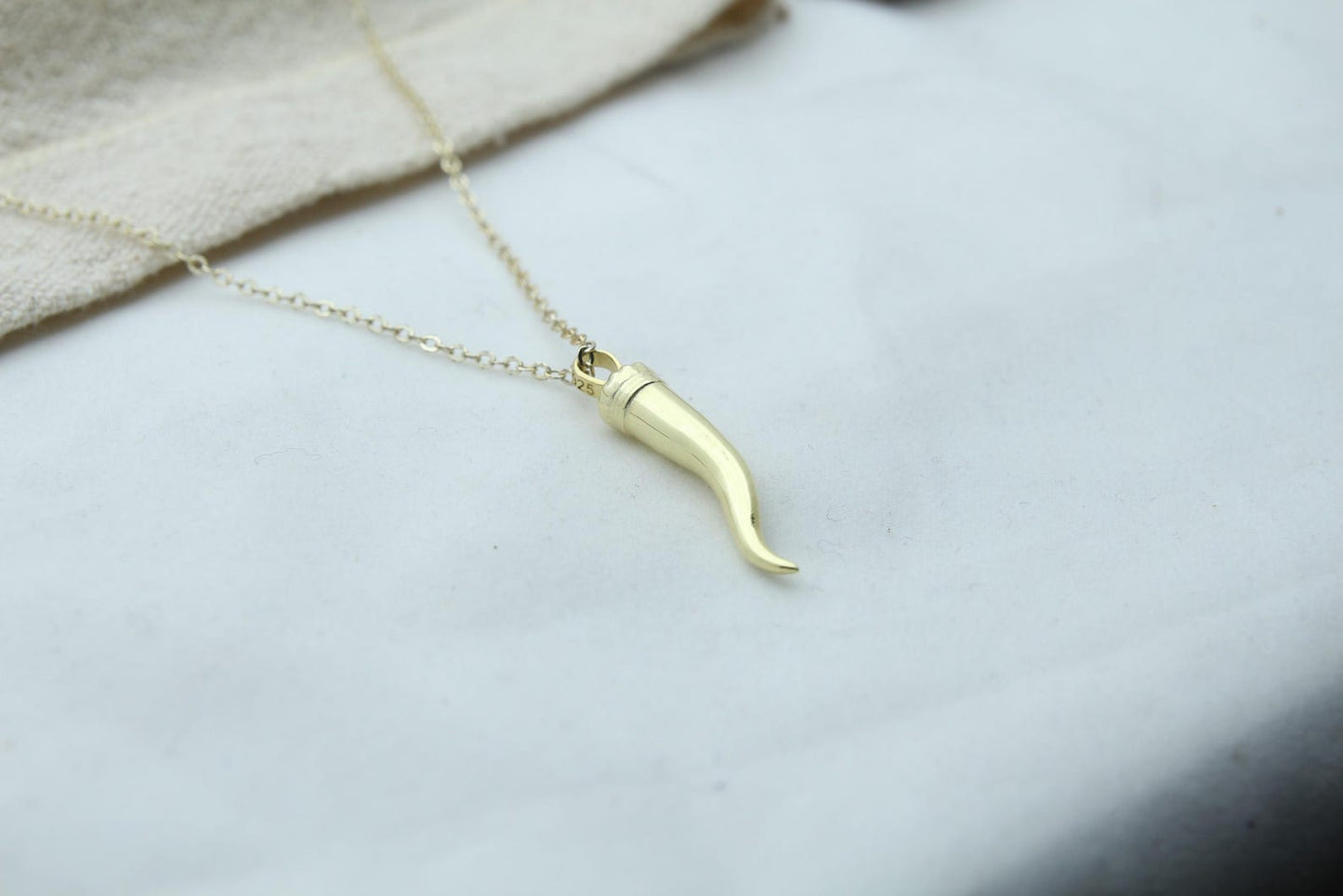 Cornicello Spirit Urn Necklace – 925 Sterling Silver Italian Horn Ash Pendant (26 mm)